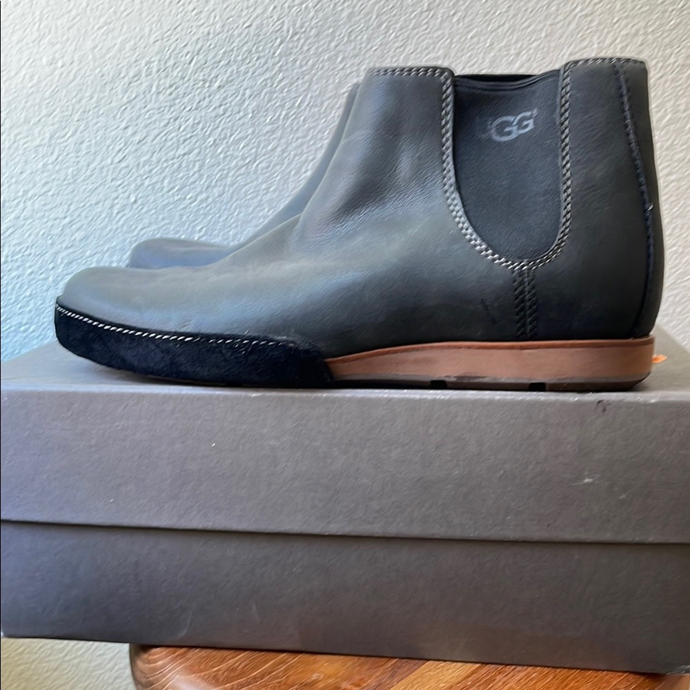 Ugg Boots Mens 9.5 Aiden Black Casual Pull On Leather Insulated Ankle Loafer